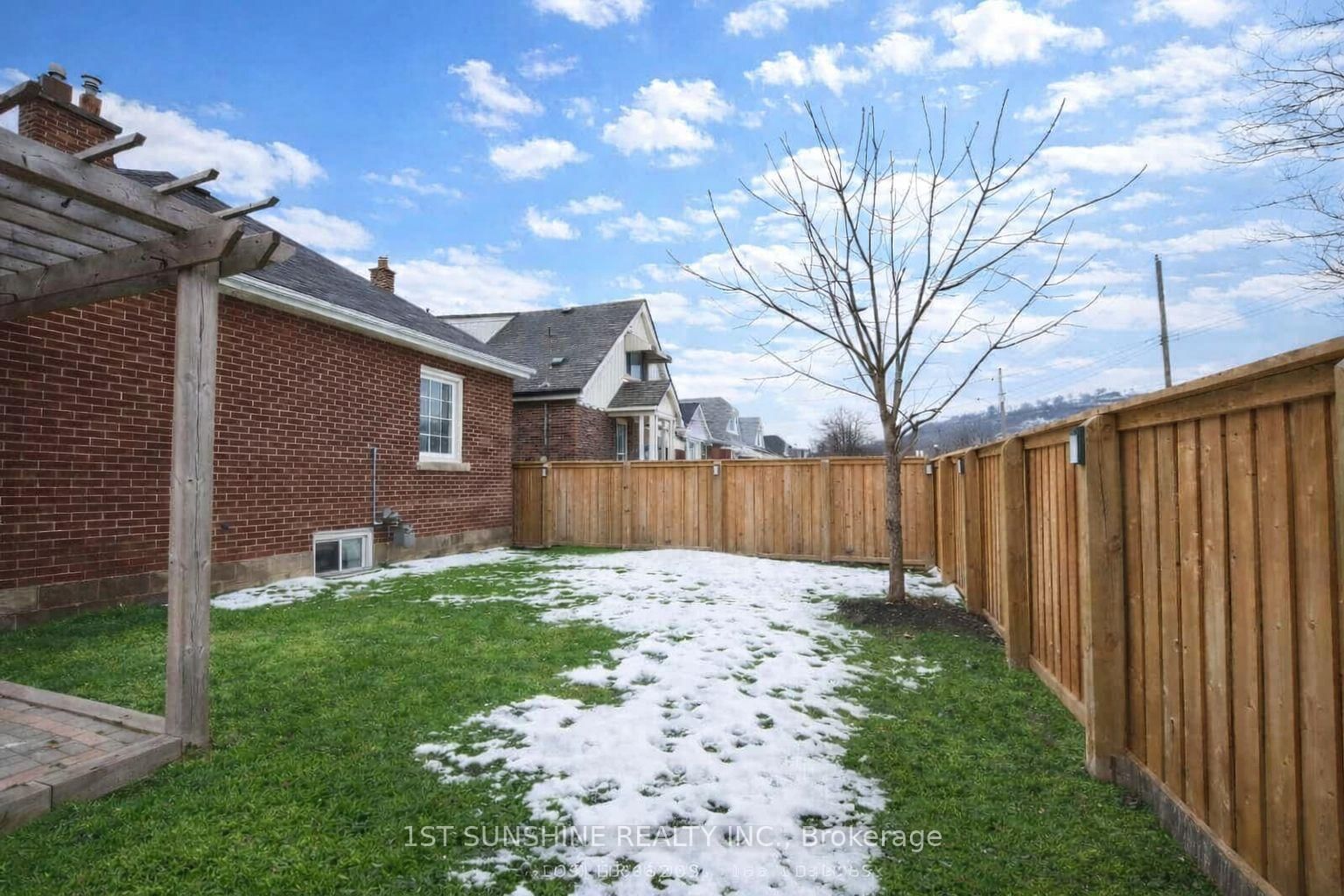 Detached House for lease at Upper-1338 Monterey Avenue, Hamilton, Ontario, L8K 1P6 - Bartonville - MLS: X12754458