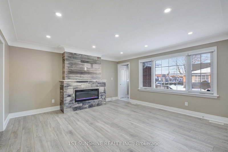 Upper - 1338 Monterey Ave, Hamilton, L8K 1P6 | Image 3