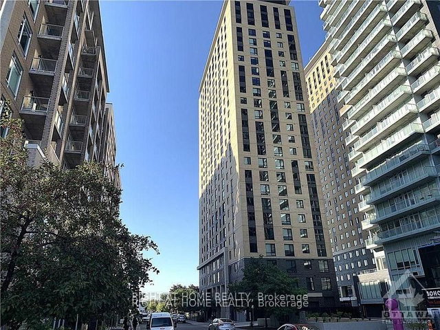 1108 - 105 CHAMPAGNE Avenue S