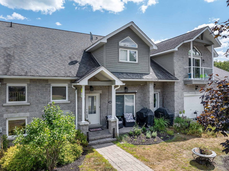 44 Webb Circ, Dysart et al, Ontario