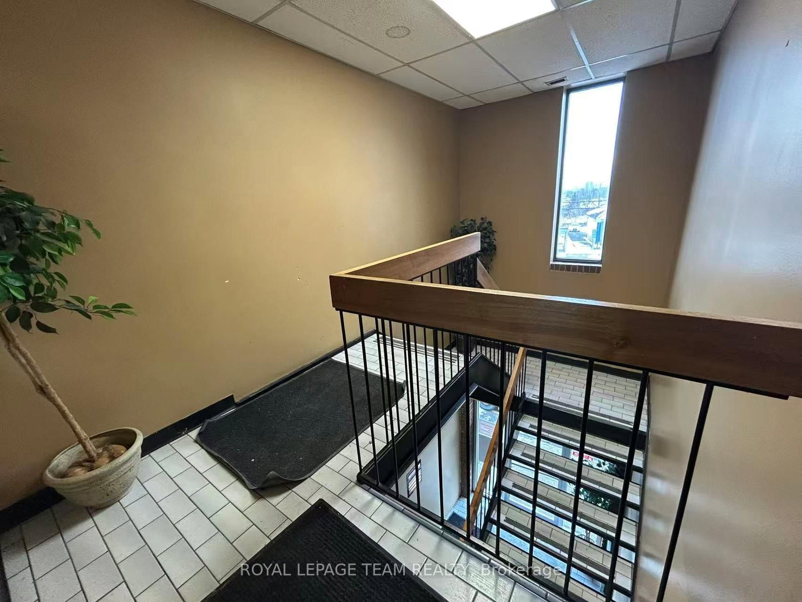 1695 Bank Street, Unit 202 - Photo 8