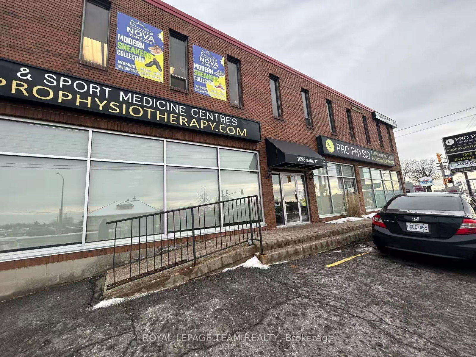 1695 Bank Street, Unit 203