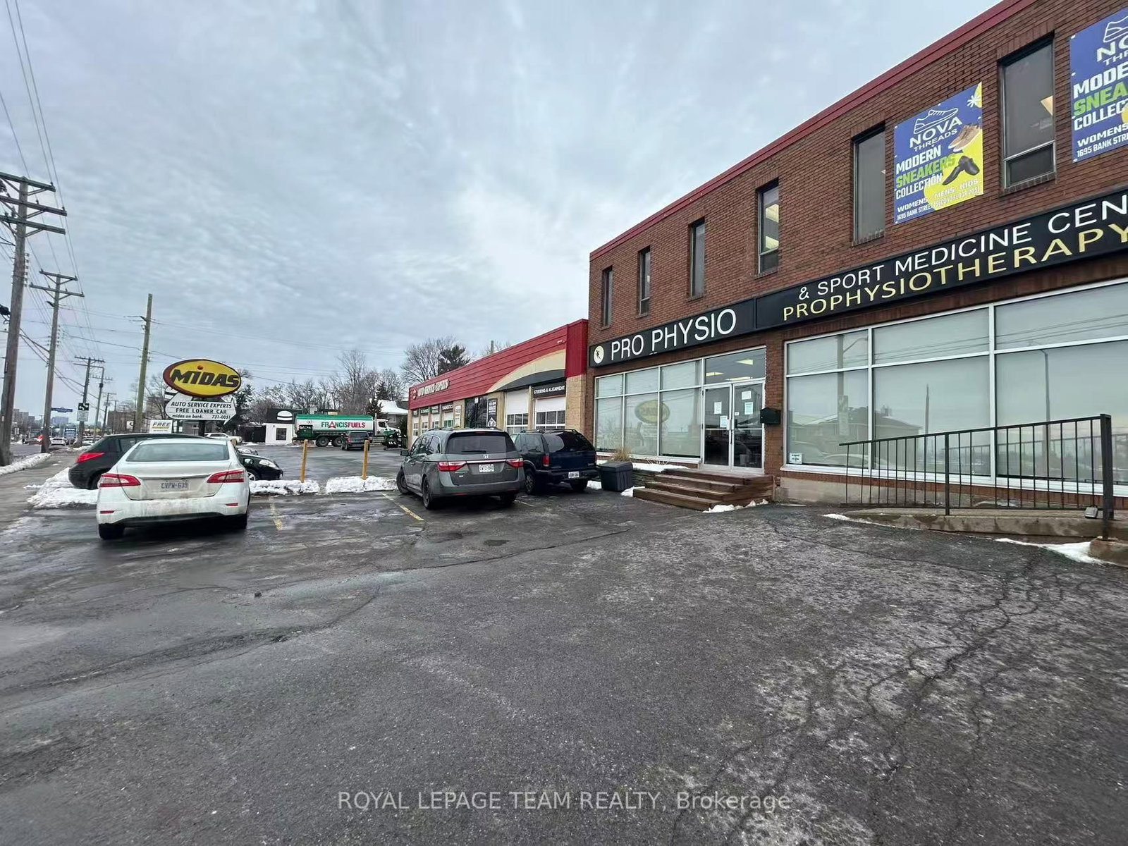 1695 Bank Street, Unit 203 - Photo 3