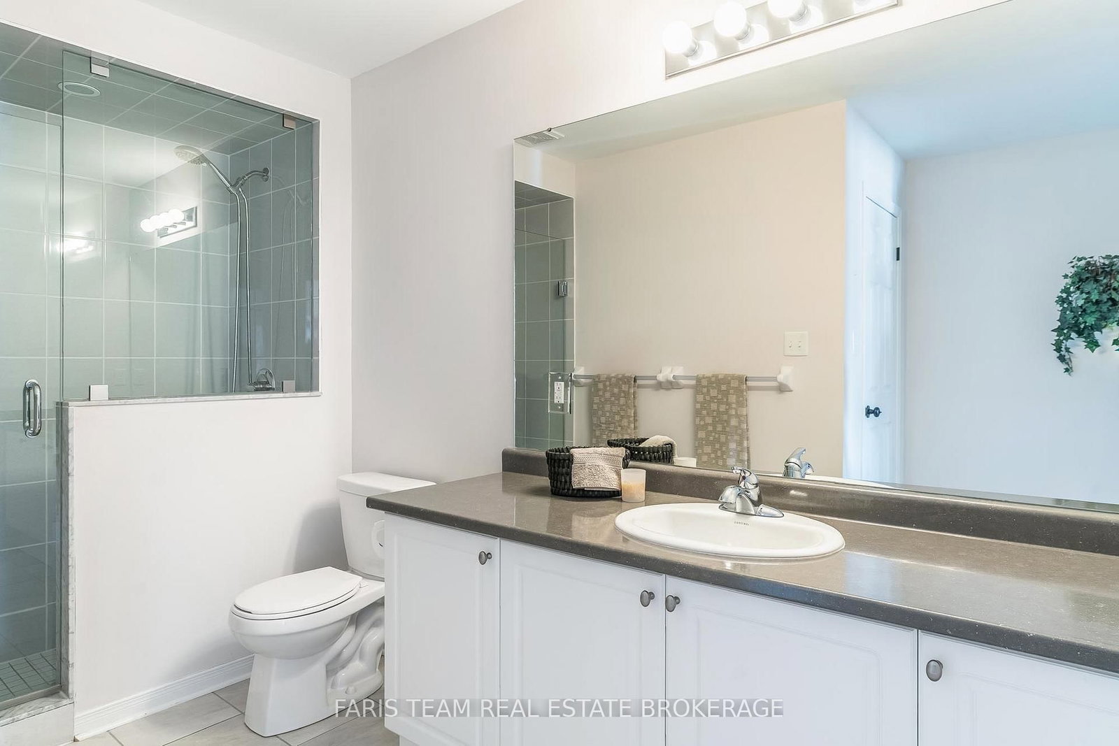 Townhouse for sale at 28 Masters Crescent, Georgian Bay, Ontario, L0K 1S0 - Baxter - MLS: X12756556