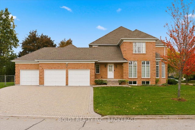 15 Golden Boulevard