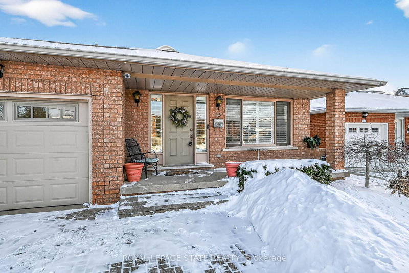 15 Gabriele Crt, Hamilton, L8G 5C4 | Image 3
