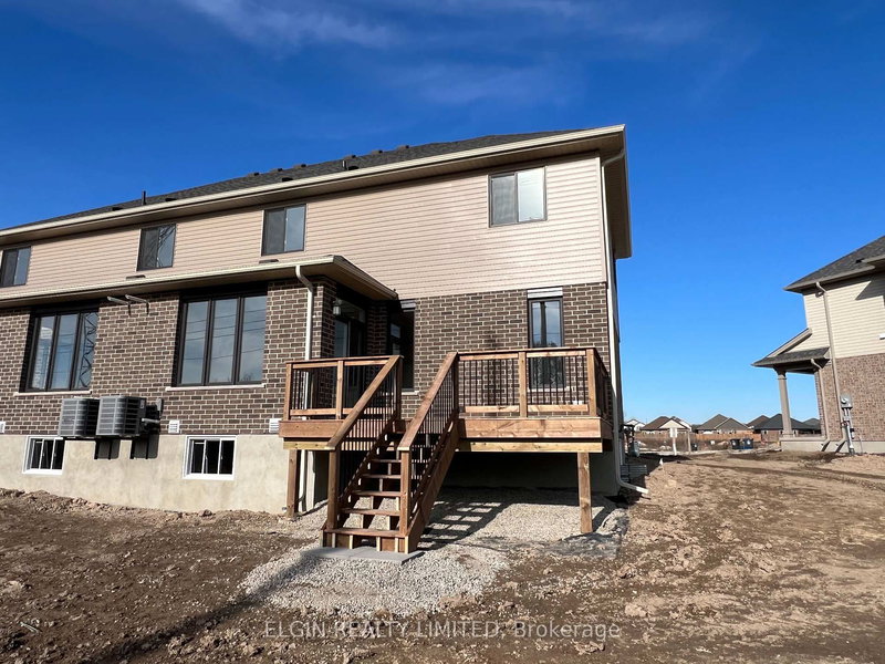 10 Horizon Crt, Central Elgin, N5P 0E5 | Image 2