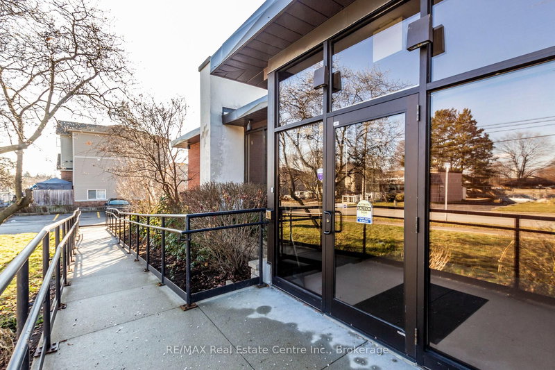 4 - 275 Lawrence Ave, Kitchener, N2M 1Y3 | Image 2