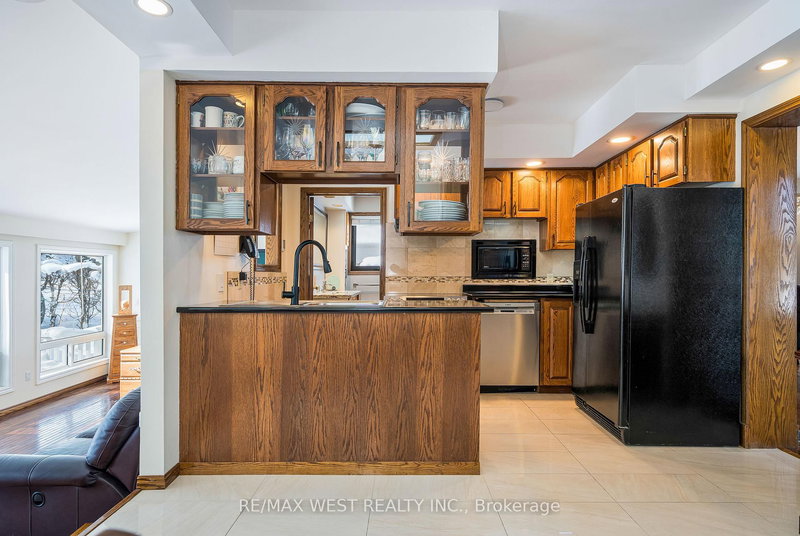 25 Edwin St W, Meaford, N4L 1E4 | Image 3