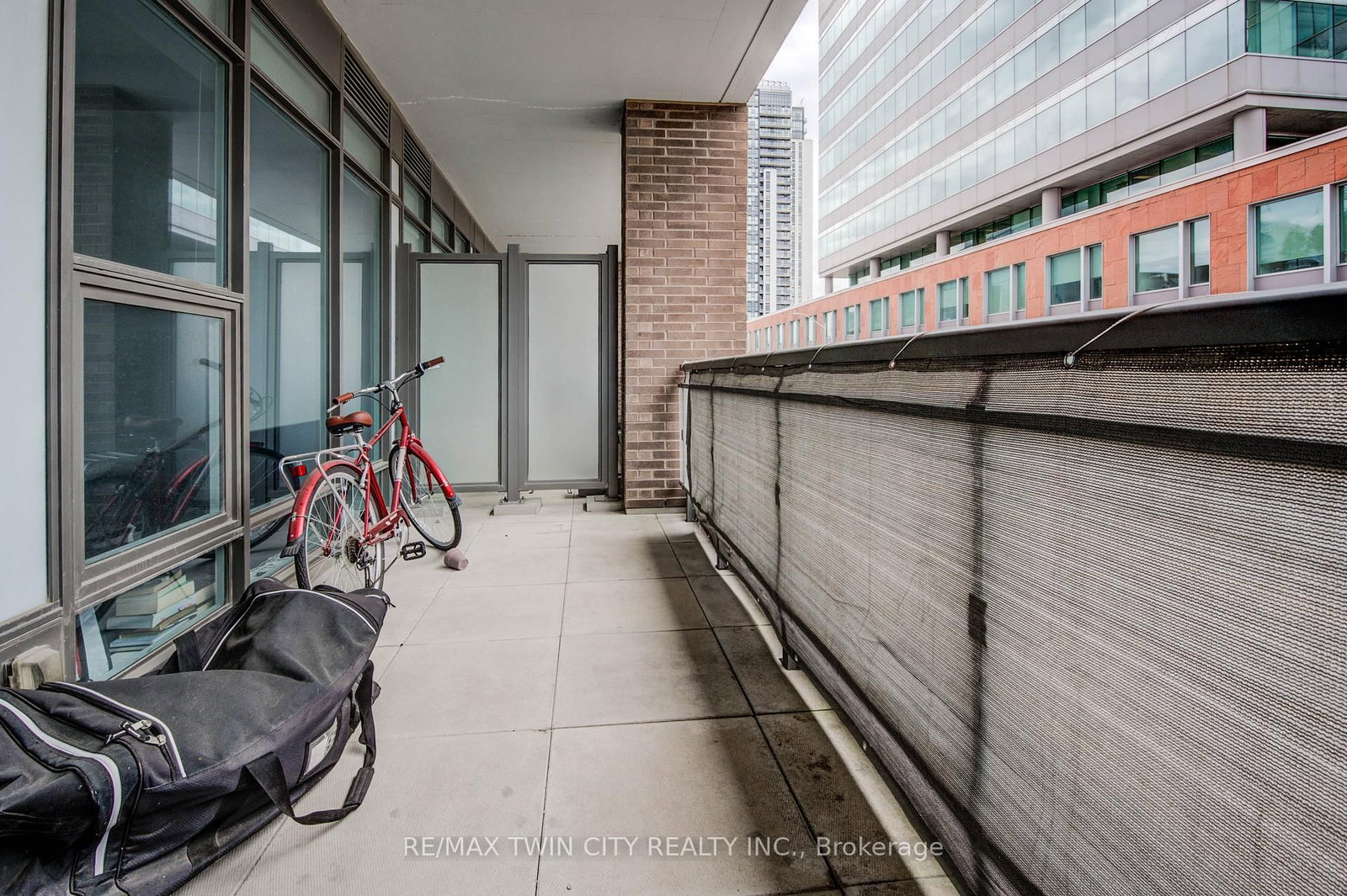 Condo for sale at 112-85 Duke Street, Kitchener, Ontario, N2H 0B7 - MLS: X12758182