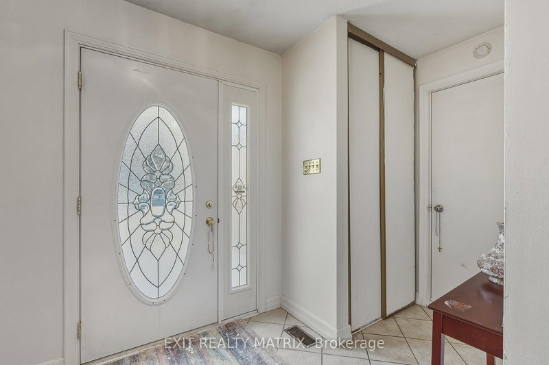 1123 Burgundy Lane, Orleans, K1C 2M9 | Image 3