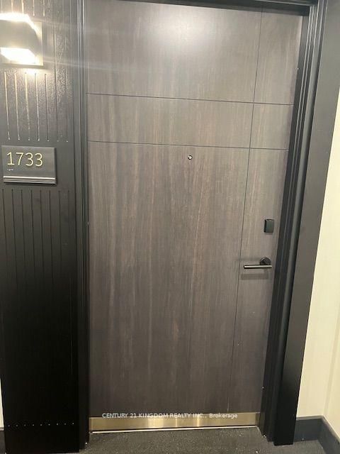 1733 - 145 Columbia Street W