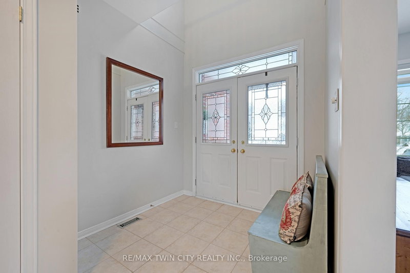 533 Woodfield Crt, Kitchener, N2P 2S8 | Image 3