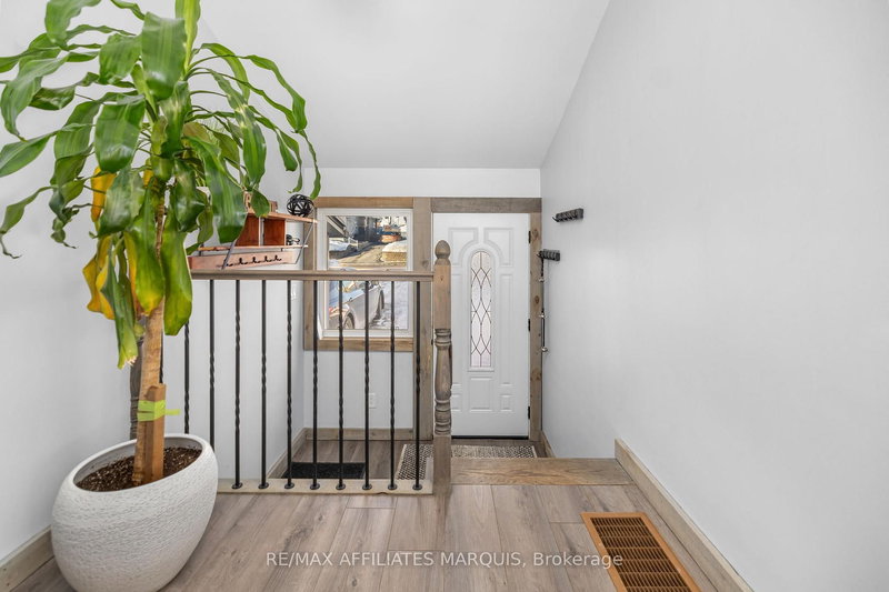 120 Queen St, Smiths Falls, K7A 3N6 | Image 2