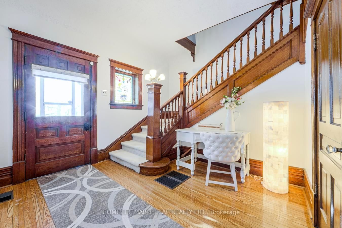 Listing Image 4