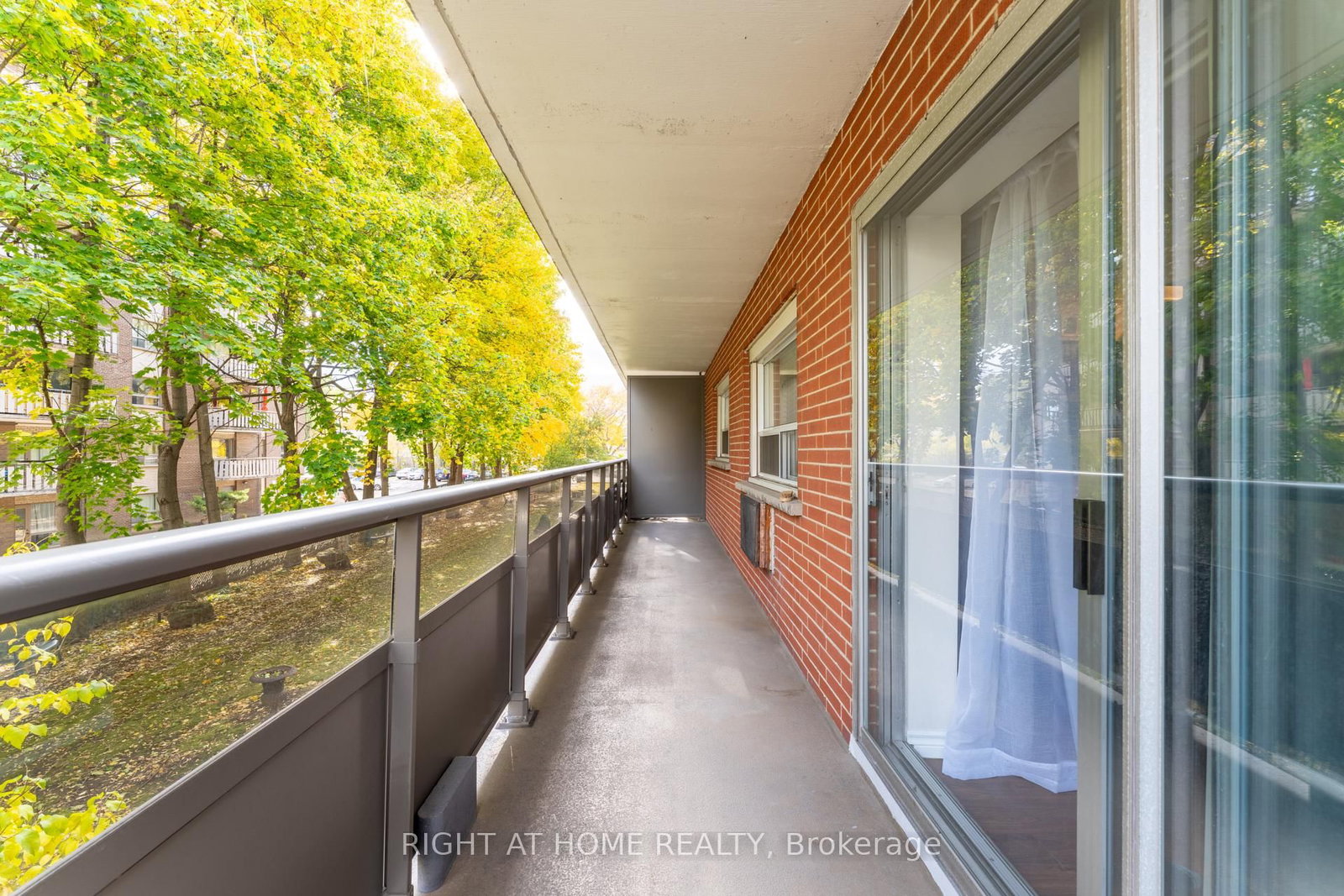 Condo for lease at 211-11 Woodman Drive, Hamilton, Ontario, L8K 4E3 - Corman - MLS: X12759882