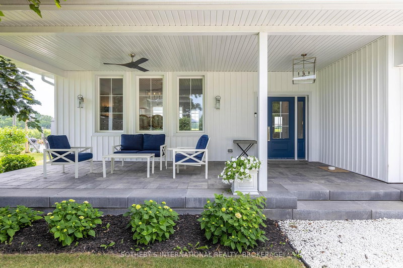 1219 Lakeshore Rd, Niagara-on-the-Lake, L0S 1J0 | Image 2