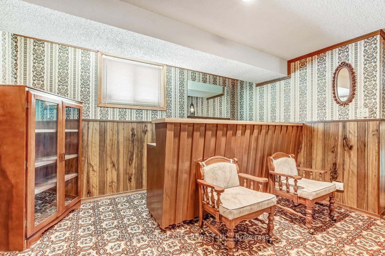 Detached House for sale at 18 Porter Place, St. Thomas, Ontario, N5R 5L5 - St. Thomas - MLS: X12761768