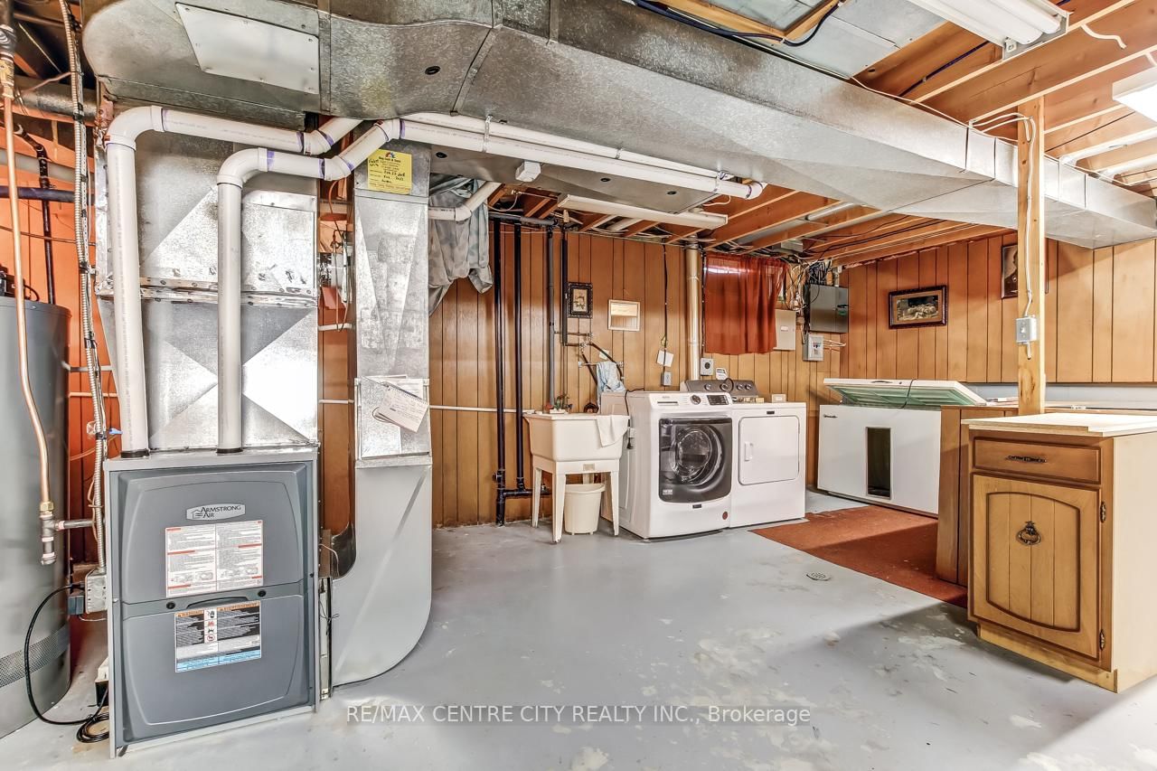 Detached House for sale at 18 Porter Place, St. Thomas, Ontario, N5R 5L5 - St. Thomas - MLS: X12761768