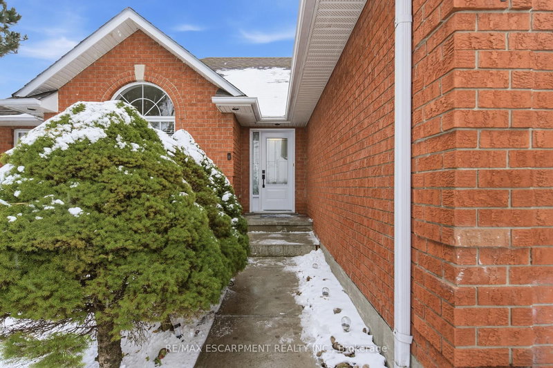 65 Thistlemoor Dr, Haldimand, N3W 2K5 | Image 3