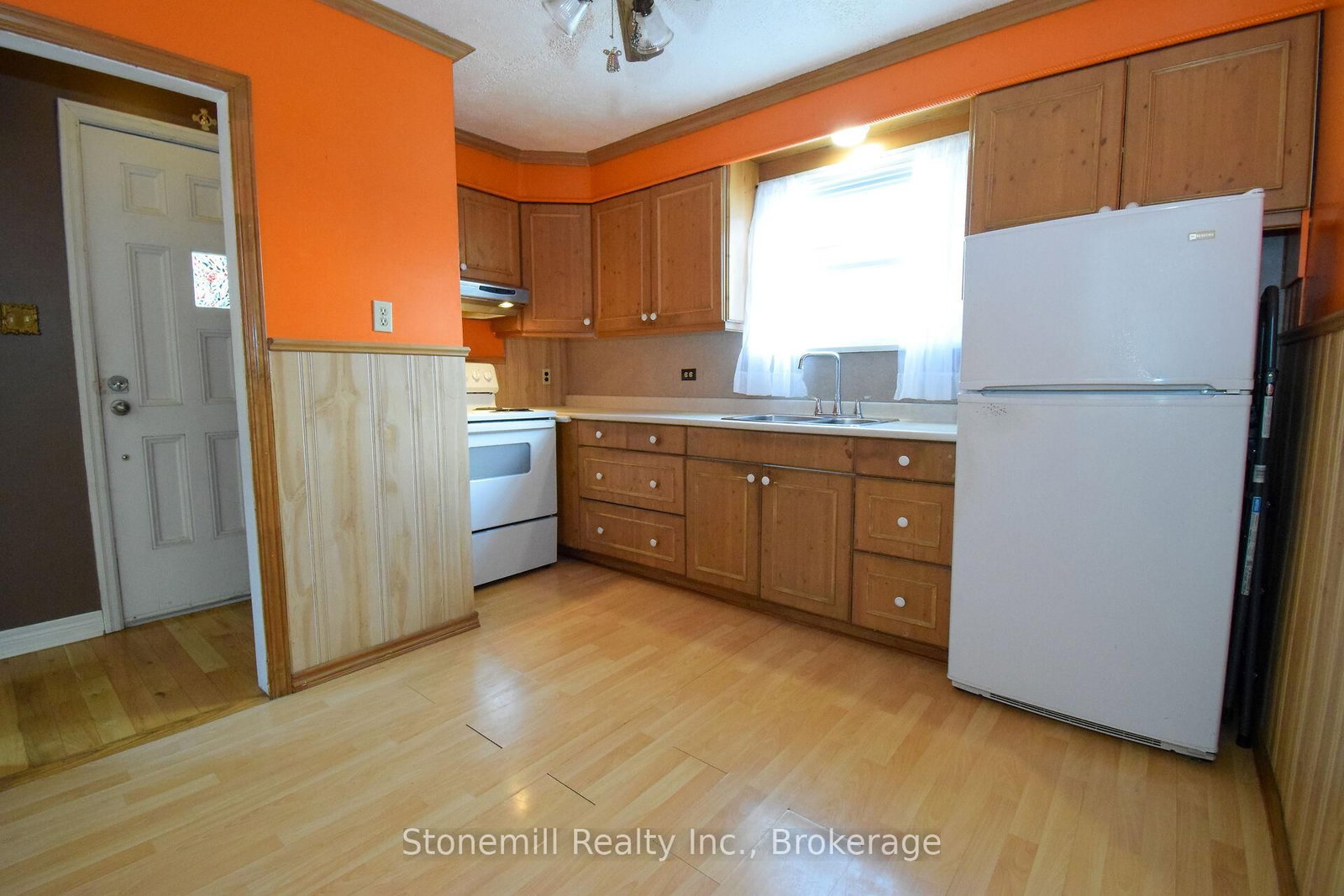 272 Carlton Street - Photo 17