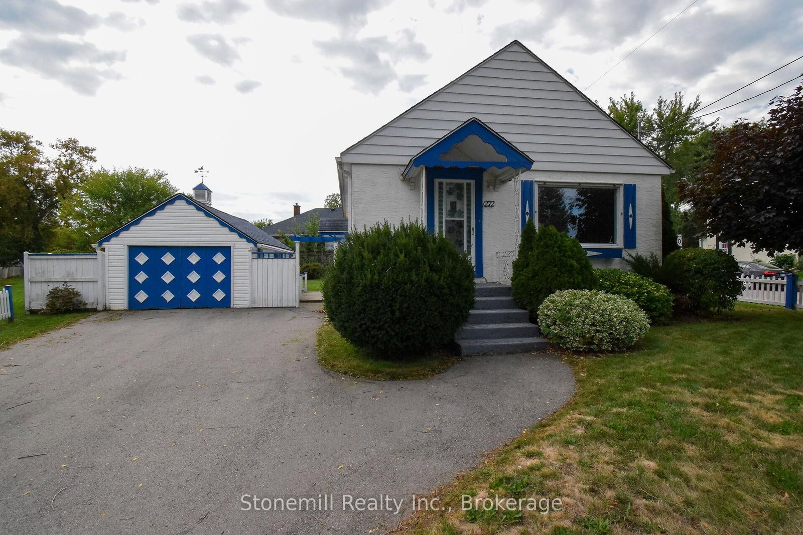 272 Carlton Street - Photo 3