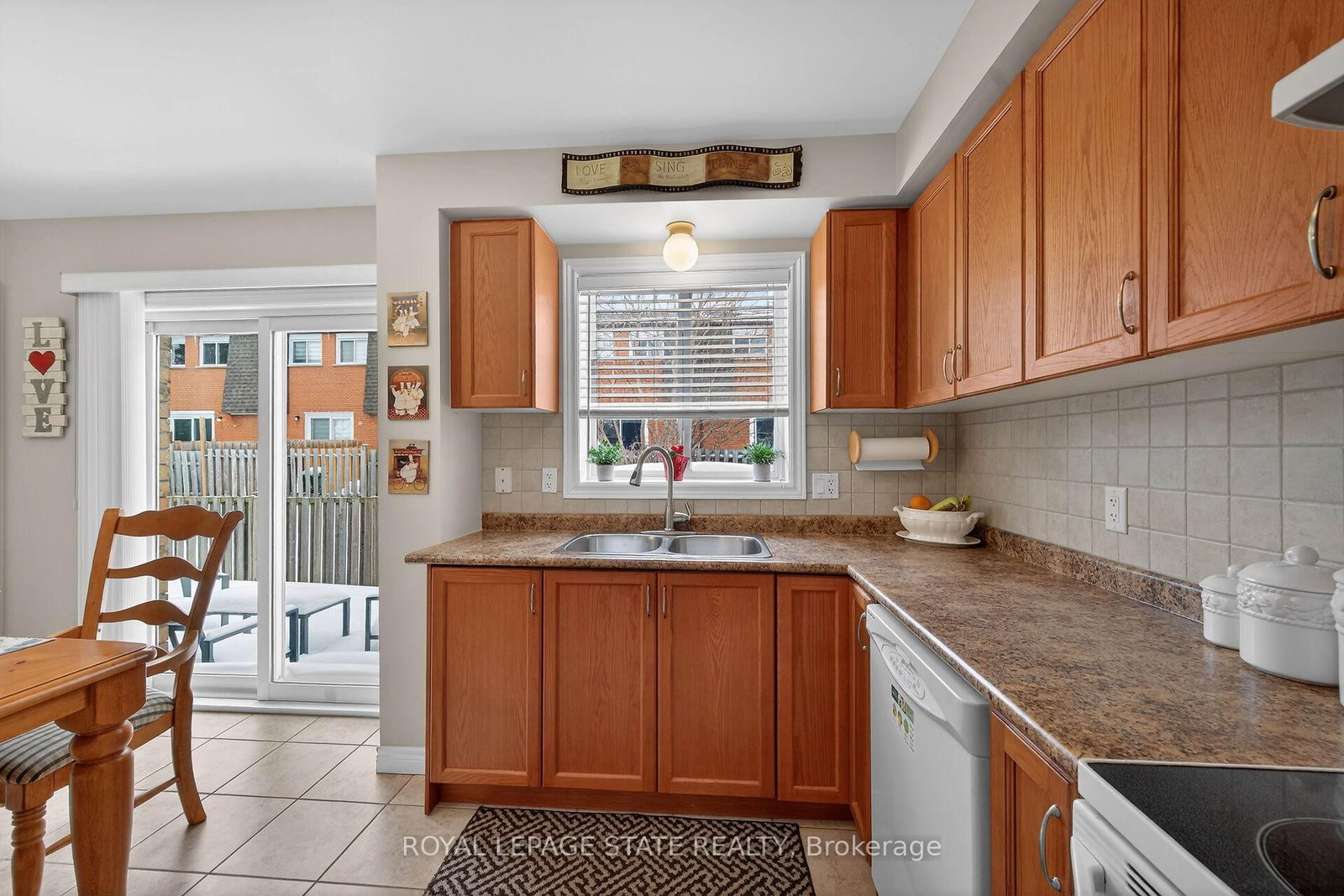 Townhouse for sale at 3-1461 Upper Gage Avenue, Hamilton, Ontario, L8W 1E6 - Templemead - MLS: X12762864