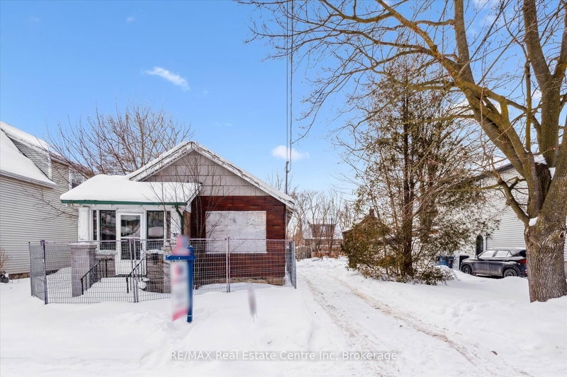39 Menzie Ave, Guelph, N1E 5X8 | Image 3