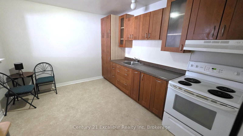 4 - 320 Queen St E, Centre Wellington, N1M 1T4 | Image 3