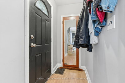 58 Seven Oaks Drive, Hamilton, Ontario image-0-3