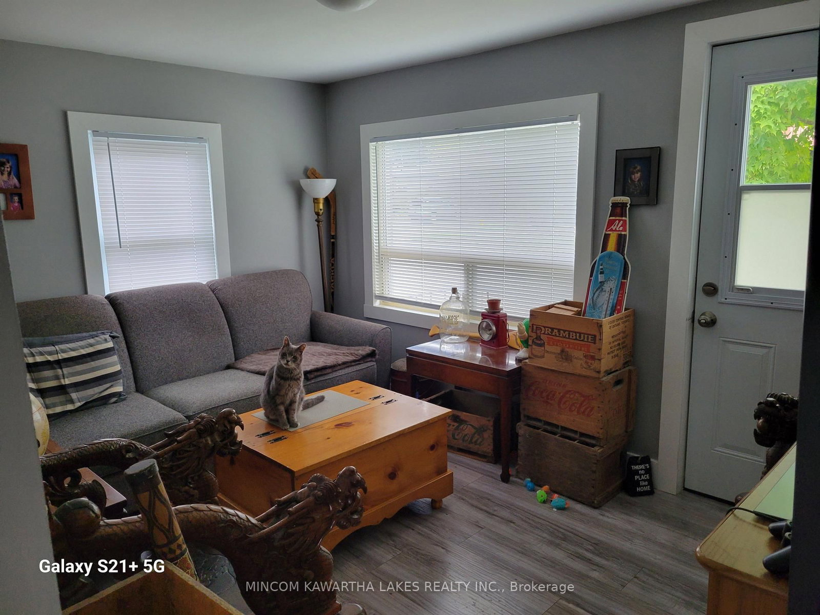 Listing Image 8