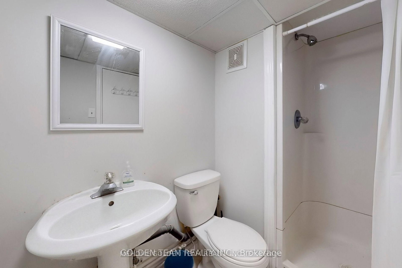 68 Amos Avenue, Unit Basement - Photo 8