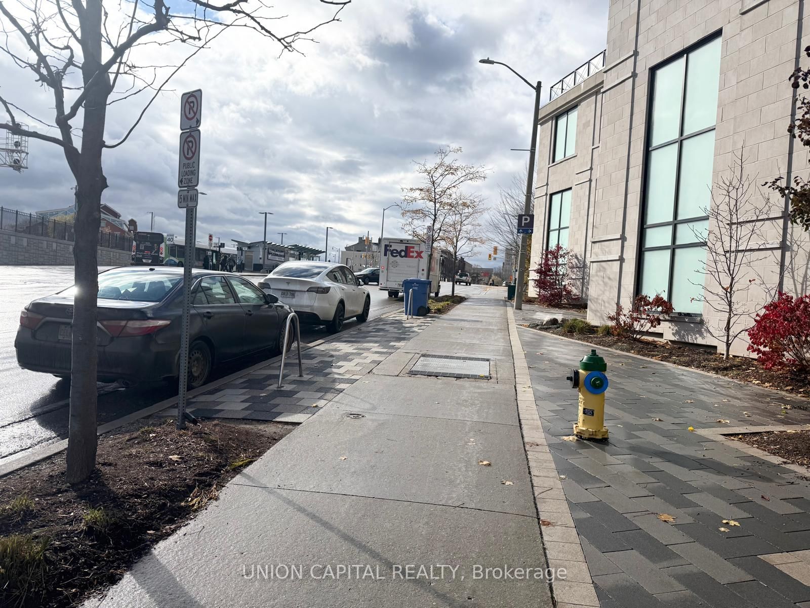 160 MacDonell Street, Unit 1A - Photo 2