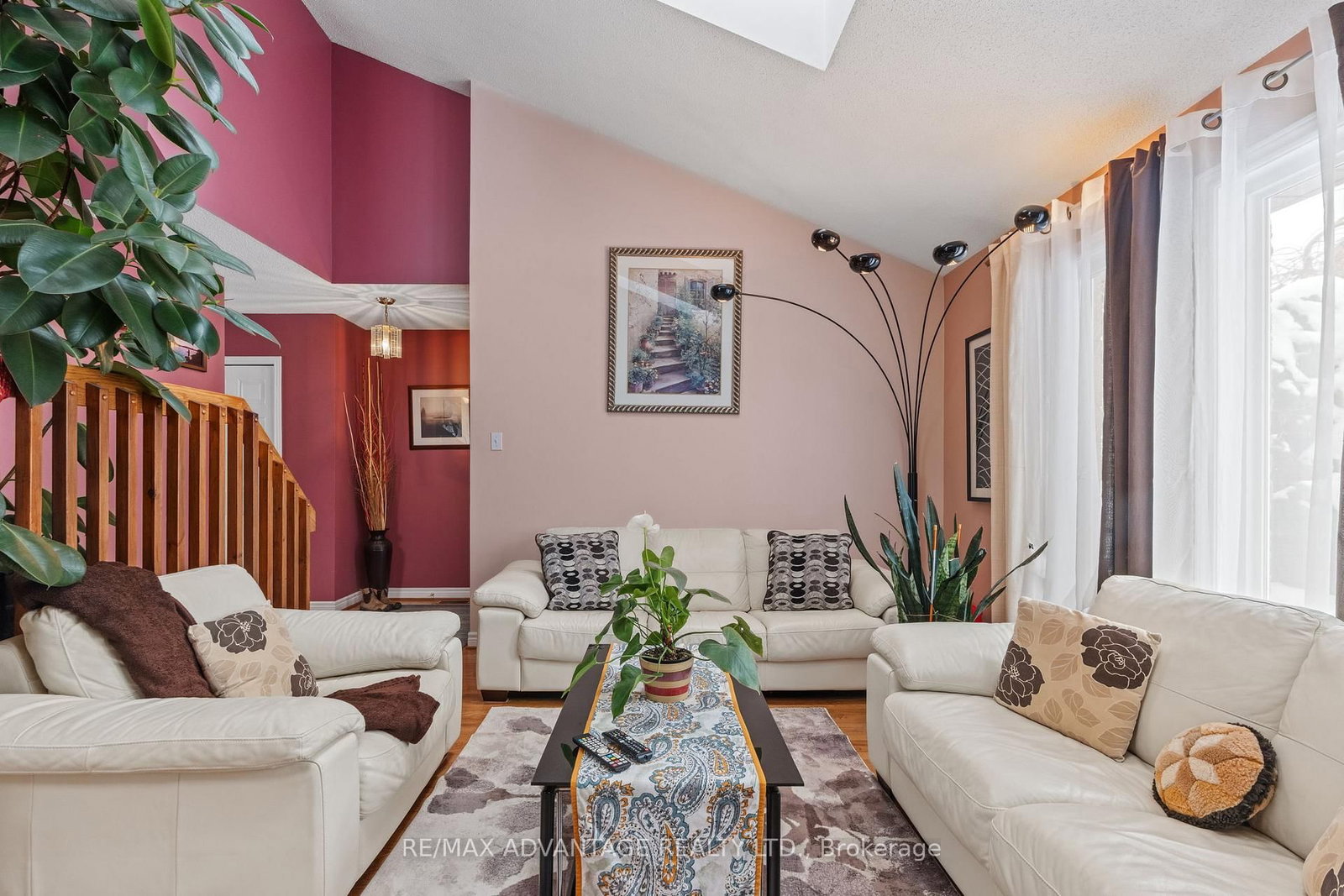 Detached House for sale at 122 Barrydale Crescent, London North, Ontario, N6G 2X6 - North I - MLS: X12764872