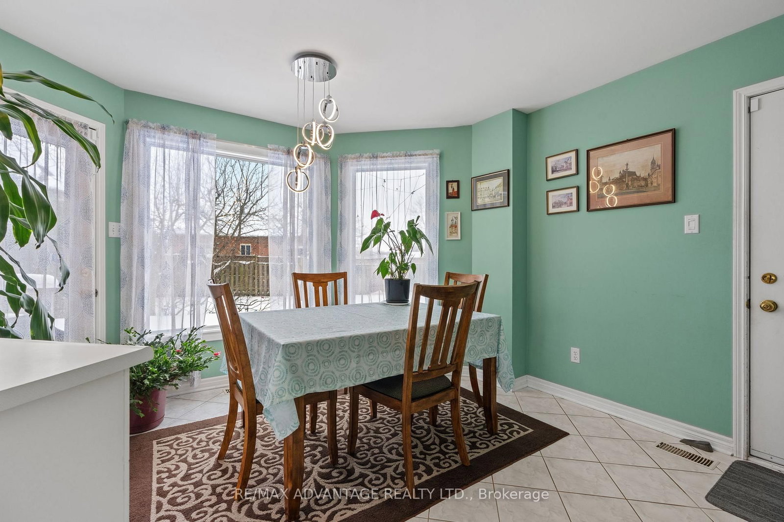 Detached House for sale at 122 Barrydale Crescent, London North, Ontario, N6G 2X6 - North I - MLS: X12764872