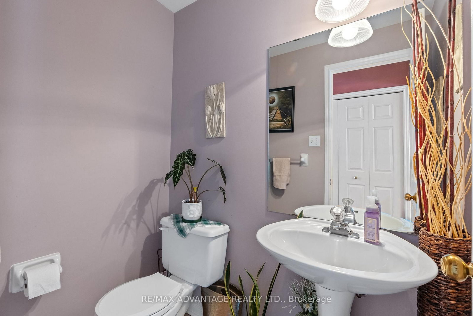 Detached House for sale at 122 Barrydale Crescent, London North, Ontario, N6G 2X6 - North I - MLS: X12764872