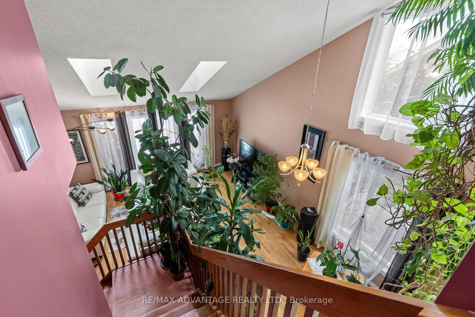 Detached House for sale at 122 Barrydale Crescent, London North, Ontario, N6G 2X6 - North I - MLS: X12764872