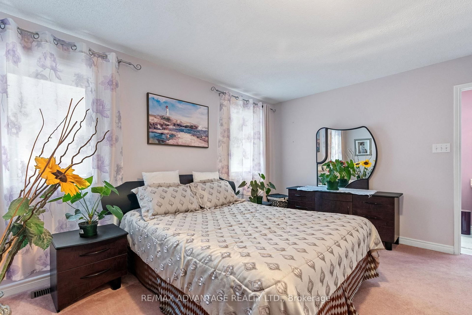 Detached House for sale at 122 Barrydale Crescent, London North, Ontario, N6G 2X6 - North I - MLS: X12764872