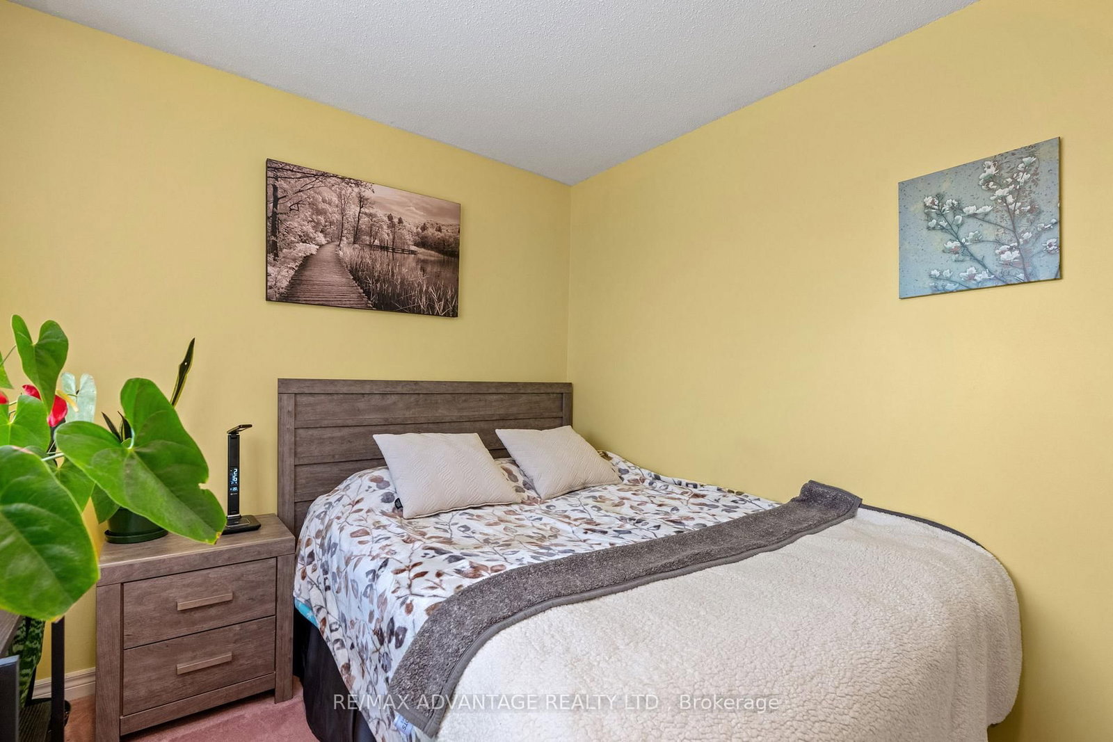 Detached House for sale at 122 Barrydale Crescent, London North, Ontario, N6G 2X6 - North I - MLS: X12764872