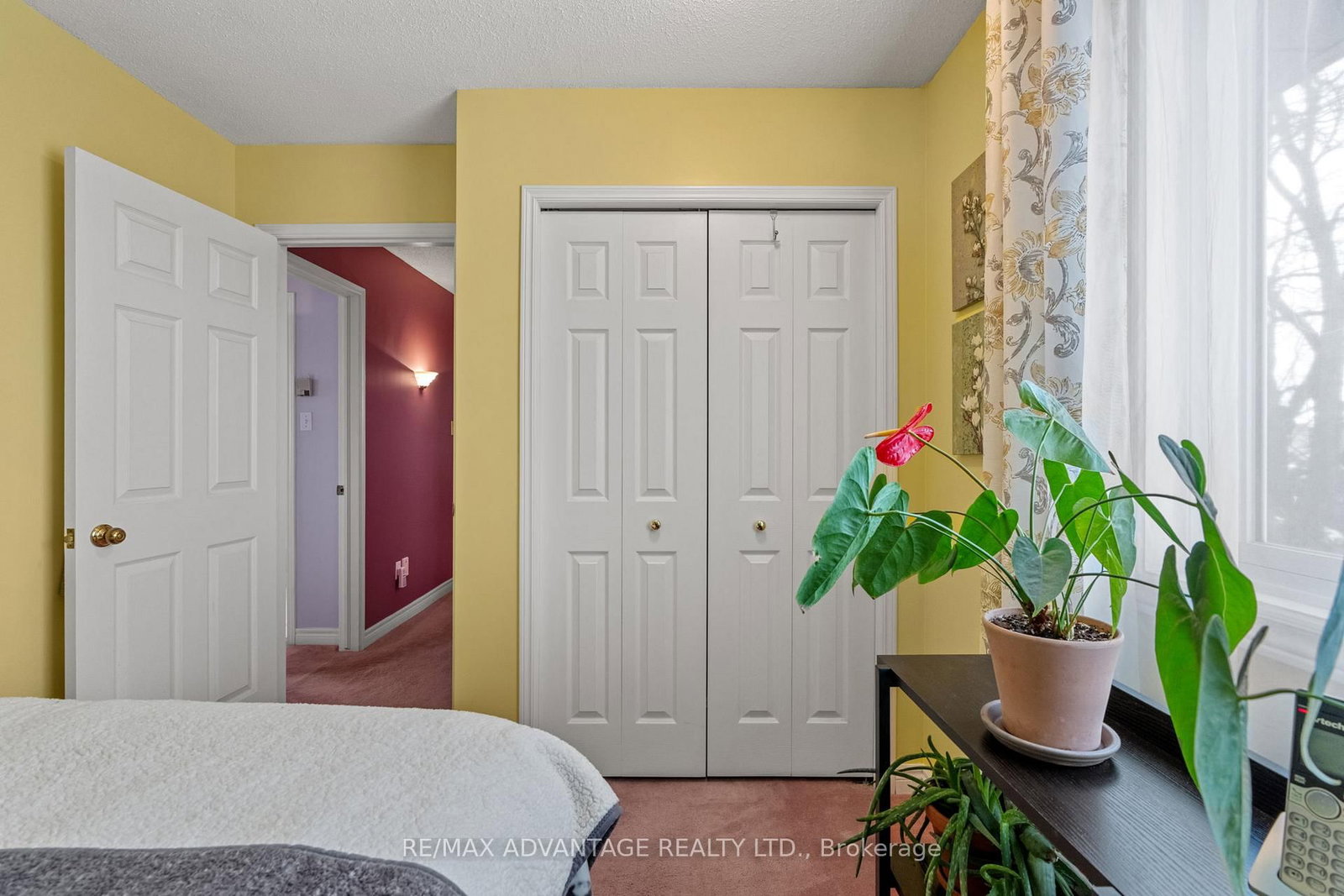 Detached House for sale at 122 Barrydale Crescent, London North, Ontario, N6G 2X6 - North I - MLS: X12764872