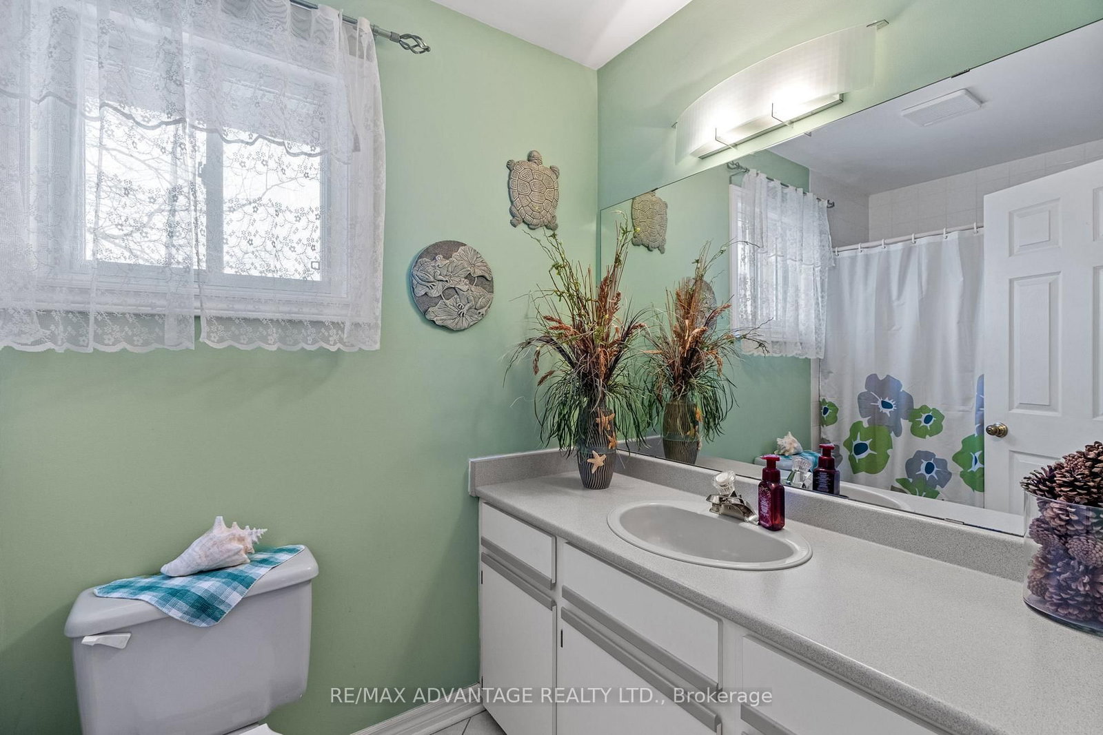 Detached House for sale at 122 Barrydale Crescent, London North, Ontario, N6G 2X6 - North I - MLS: X12764872