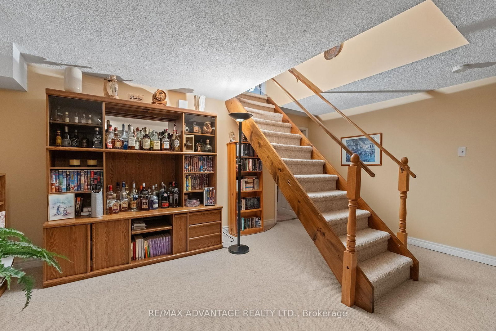 Detached House for sale at 122 Barrydale Crescent, London North, Ontario, N6G 2X6 - North I - MLS: X12764872