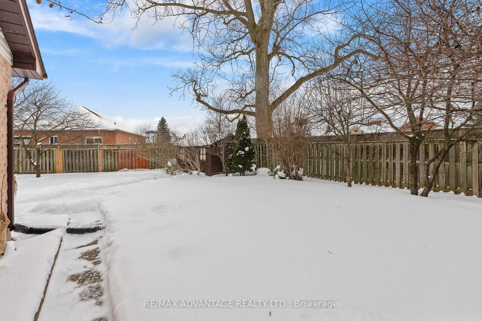 Detached House for sale at 122 Barrydale Crescent, London North, Ontario, N6G 2X6 - North I - MLS: X12764872