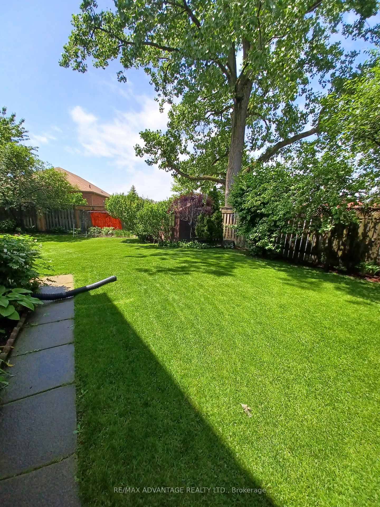 Detached House for sale at 122 Barrydale Crescent, London North, Ontario, N6G 2X6 - North I - MLS: X12764872