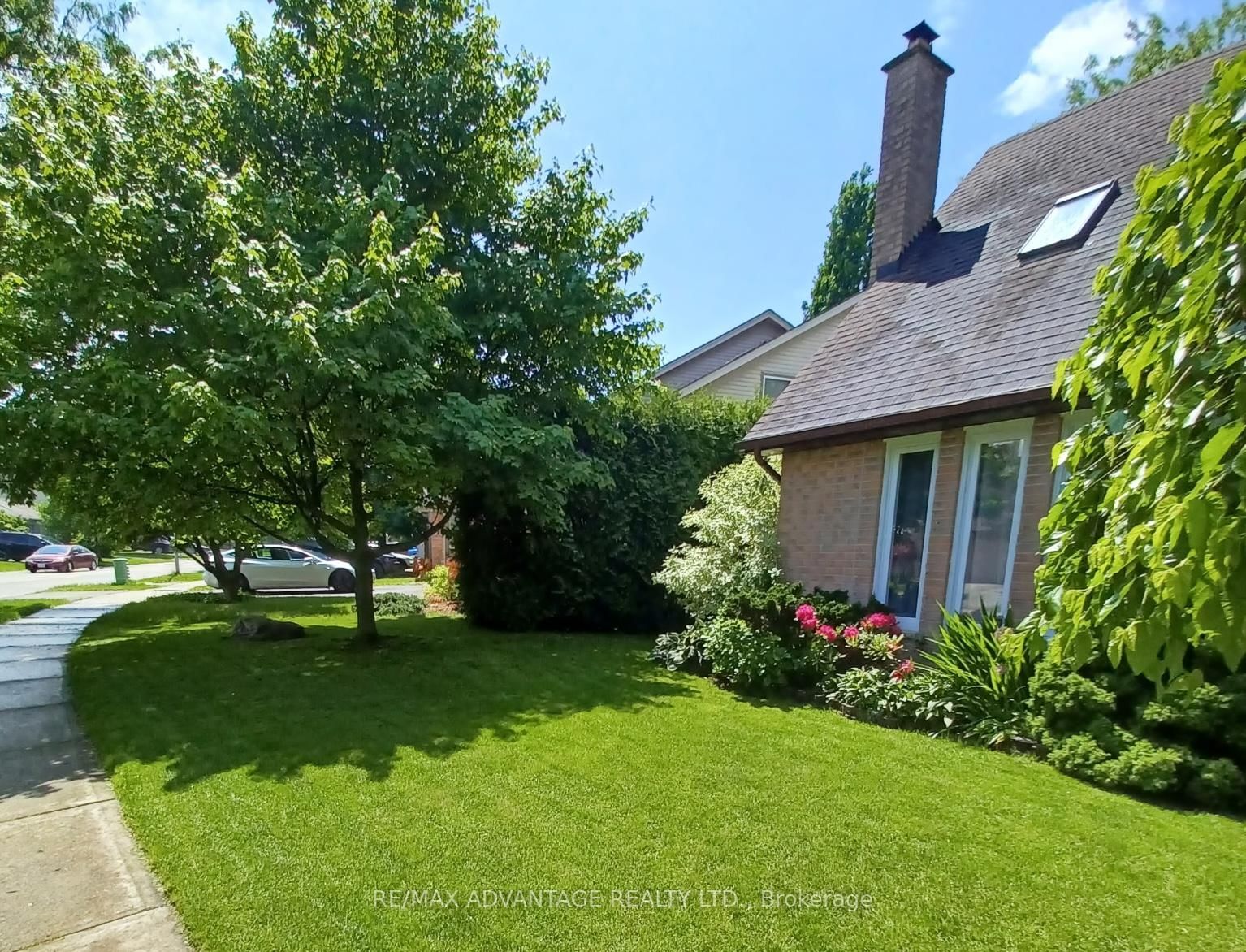 Detached House for sale at 122 Barrydale Crescent, London North, Ontario, N6G 2X6 - North I - MLS: X12764872