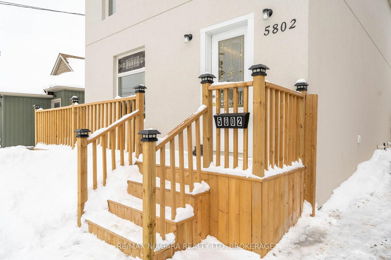 5802 Peer St, Niagara Falls, L2G 1X2 | Image 3