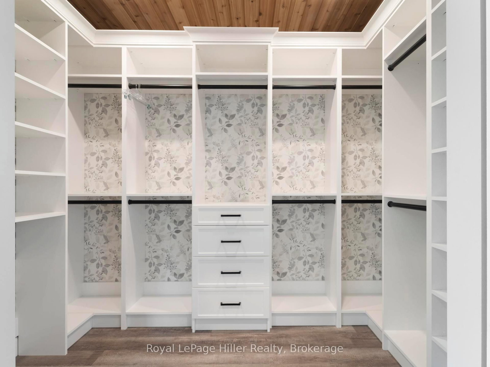 Detached House for sale at 72431 Bluewater Highway, Bluewater, Ontario, N0M 2T0 - Hay - MLS: X12765058