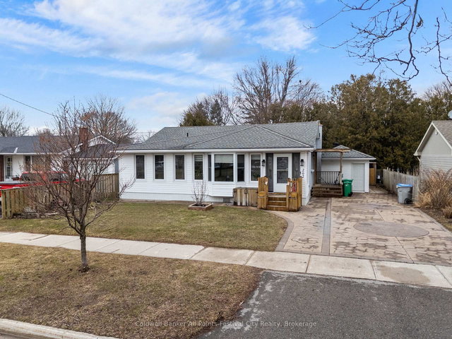 202 Bennett Street W