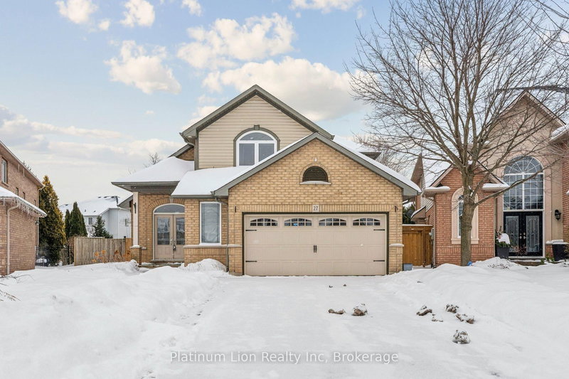 27 Surrey Dr, Hamilton, L9K 1L9 | Image 2