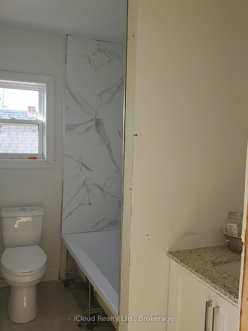 62 Currie St, St. Catharines, L2M 5M8 | Image 3